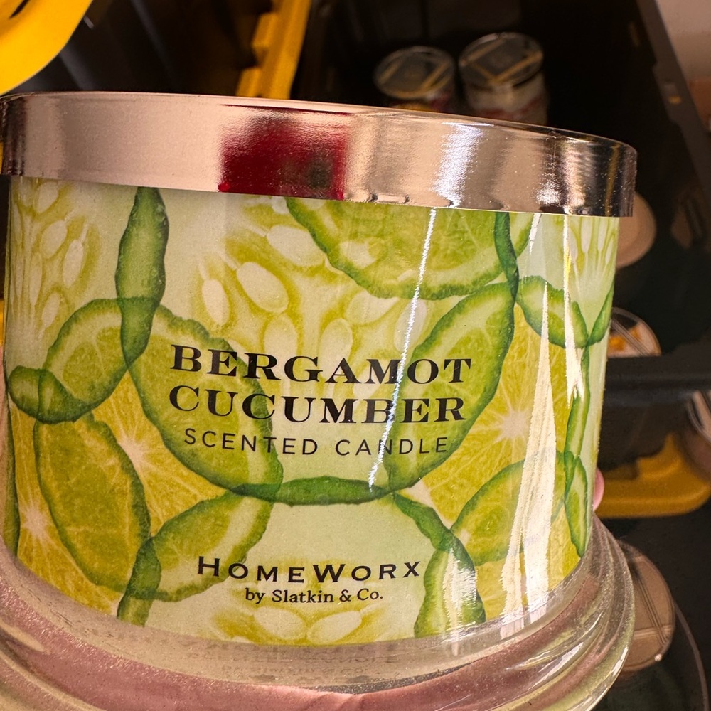 HomeWorx Bergamot Cucumber Scented Candle - Green